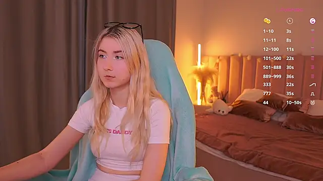 Snapshot of Aiko_Takana chatting on 02/25/26, 03:43 Aiko Takana online show from 02/25/26, 03:43