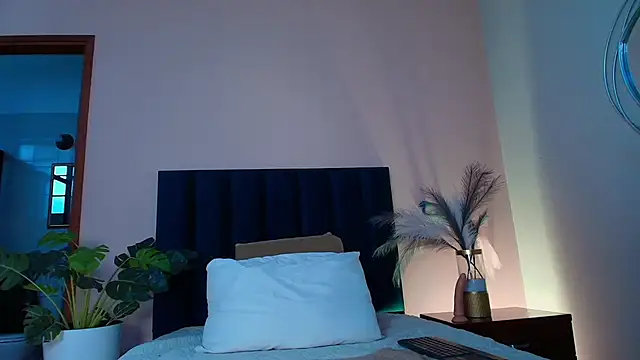 KatrionaNyx online show from 04/30/26, 09:08