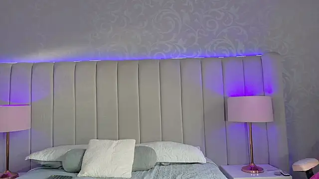 Snapshot of Emily__Stef chatting on 06/15/26, 11:45 Emily Stef online show from 06/15/26, 11:45