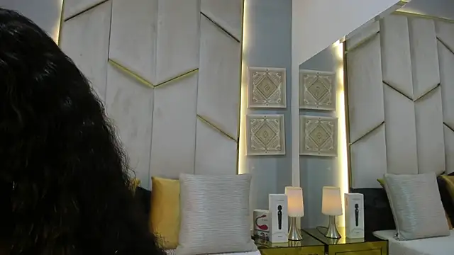 KarinaaCoxx online show from 04/12/26, 01:05