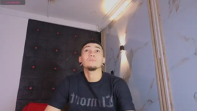 Logan and Reachel online show from 04/15/26, 11:28