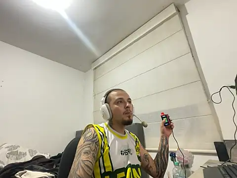 Snapshot of Maximo_Garcia17 chatting on 03/03/26, 02:28 Maximo Garcia17 online show from 03/03/26, 02:28