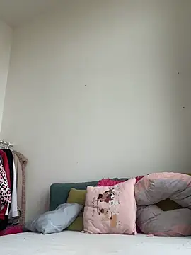 Snapshot of bratzdoll94 chatting on 03/02/26, 10:00 bratzdoll94 online show from 03/02/26, 10:00