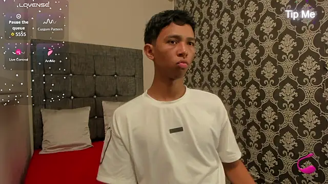 Little Twink19x online show from 05/08/26, 07:41