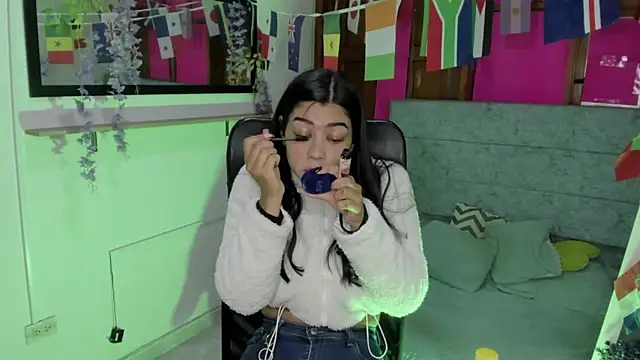 Aysha winxs online show from 06/25/26, 03:28