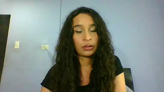 Snapshot of scarlettscottx_ chatting on 06/22/26, 12:02 scarlettscottx online show from 06/22/26, 12:02