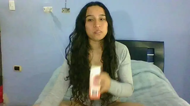 Snapshot of scarlettscottx_ chatting on 08/04/26, 12:25 scarlettscottx online show from 08/04/26, 12:25