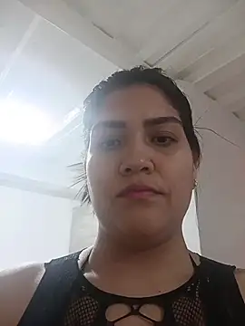 Snapshot of EmiliaVincenzo chatting on 02/25/26, 01:10 EmiliaVincenzo online show from 02/25/26, 01:10