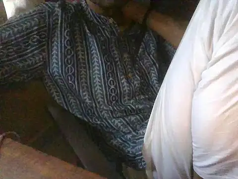 Snapshot of sub_slave_indi chatting on 11/10/25, 02:43 sub slave indi online show from 11/10/25, 02:43