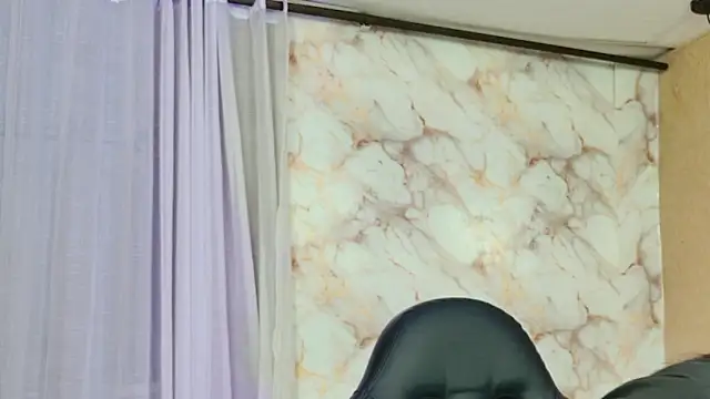 QueenSallyDesire online show from 04/11/26, 01:10