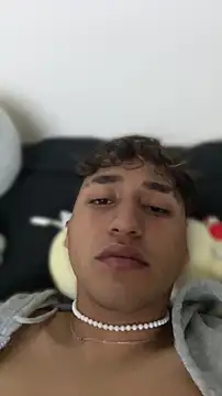 Alejandroml2 online show from 04/08/26, 07:52