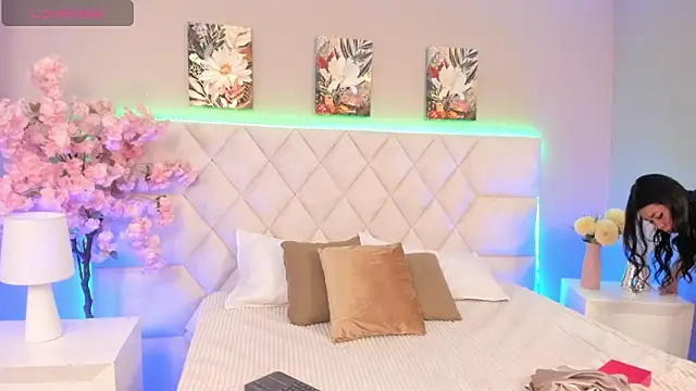 Bianca Monroe  online show from 04/01/26, 08:28