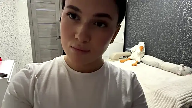 JoycelynUrion online show from 04/02/26, 12:03