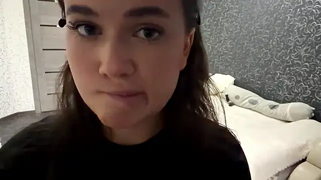 JoycelynUrion online show from 04/06/26, 10:27