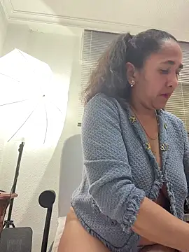 CrystalIvy online show from 03/18/26, 11:30