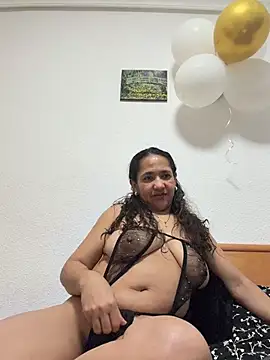 CrystalIvy online show from 04/12/26, 06:35