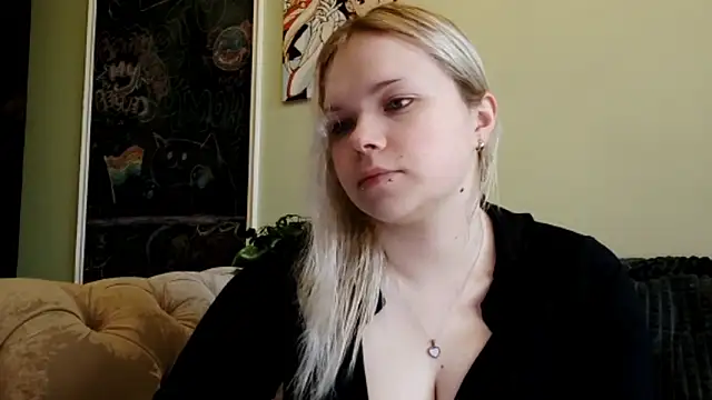 Snapshot of Karengilgun chatting on 03/04/26, 01:17 Karengilgun online show from 03/04/26, 01:17