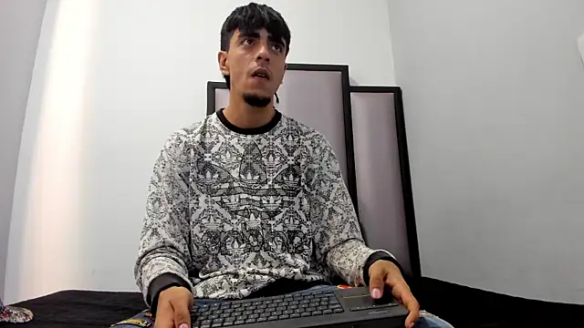 Endrick-23 online show from 04/15/26, 03:13