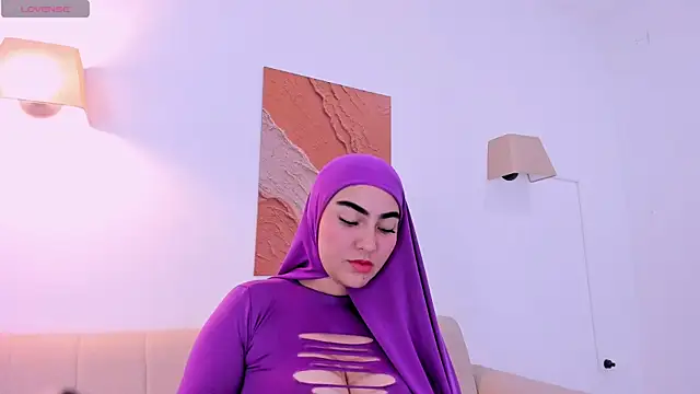 Malika Noor online show from 07/11/26, 02:42