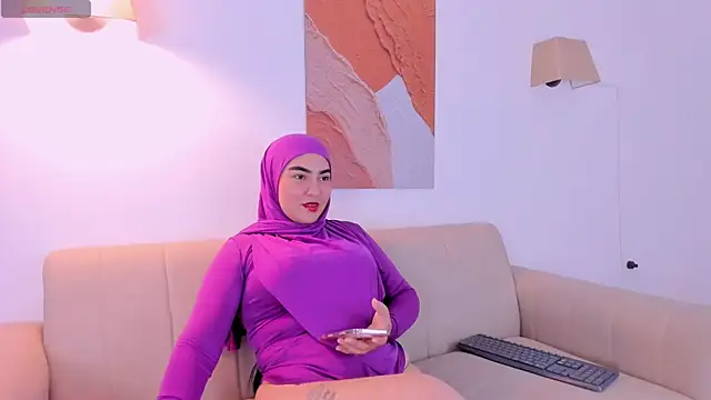 Malika Noor online show from 07/16/26, 02:34