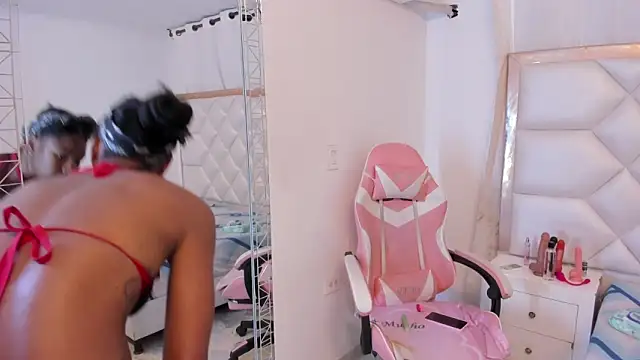 Snapshot of michelleblair1 chatting on 03/02/26, 01:18 michelleblair1 online show from 03/02/26, 01:18