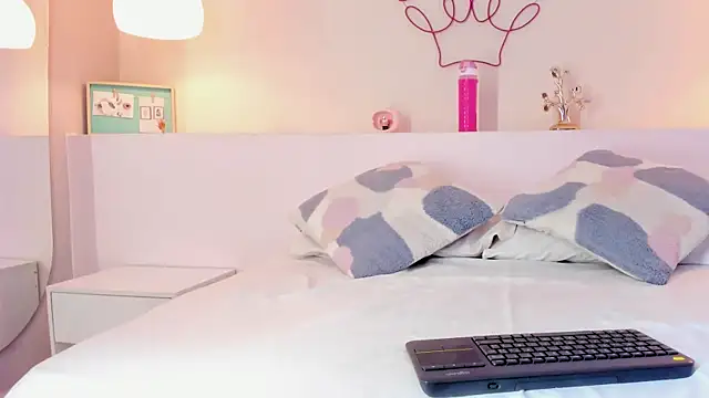 Snapshot of mia_mendoza_ chatting on 02/28/26, 12:50 mia mendoza online show from 02/28/26, 12:50