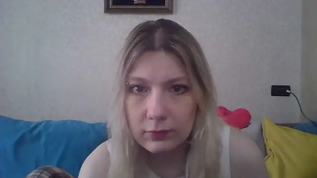 Foxy Bright online show from 04/20/26, 09:45