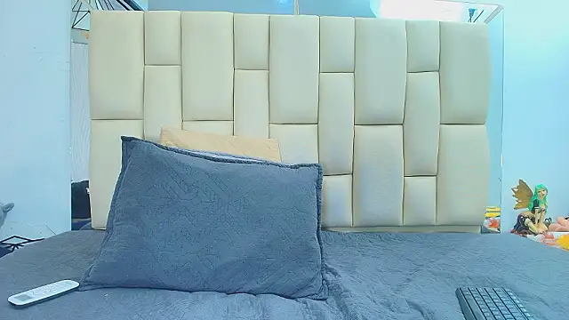 Snapshot of Lana_Sliim chatting on 03/05/26, 12:12 Lana Sliim online show from 03/05/26, 12:12