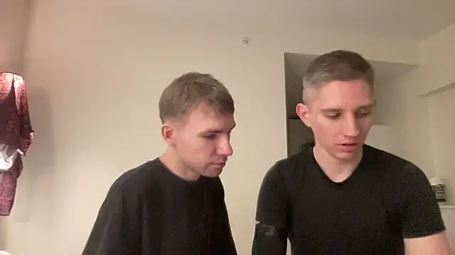 Snapshot of mikenjay chatting on 02/20/26, 07:03 mikenjay online show from 02/20/26, 07:03