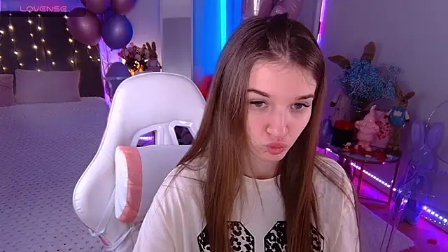 Snapshot of Ann_Wood chatting on 02/23/26, 06:55 Ann Wood online show from 02/23/26, 06:55