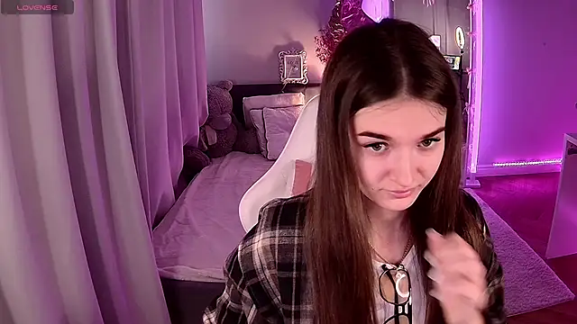 Snapshot of Ann_Wood chatting on 03/04/26, 07:25 Ann Wood online show from 03/04/26, 07:25