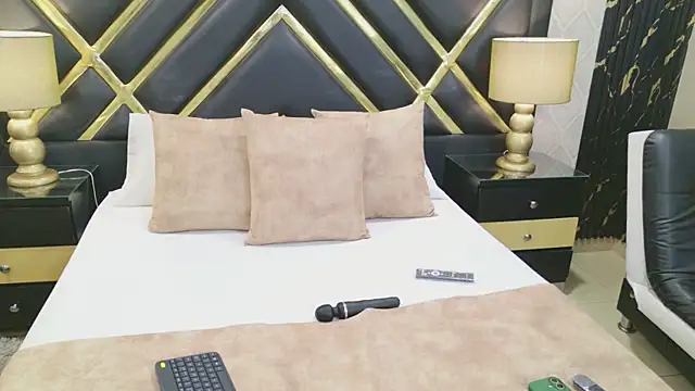 AmberHundson online show from 02/21/26, 07:26