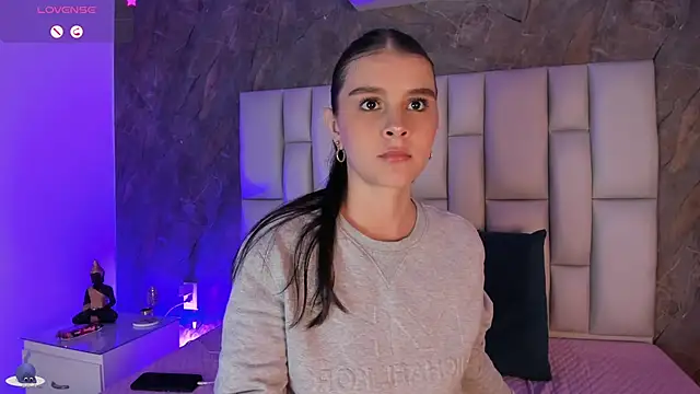 Snapshot of lya_gomez chatting on 04/08/26, 02:55 lya gomez online show from 04/08/26, 02:55