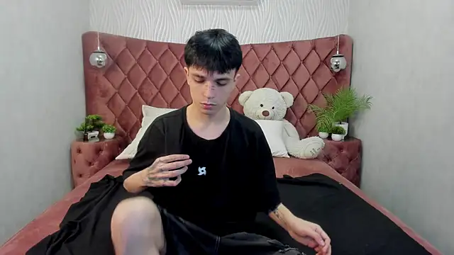 ClarkBev online show from 03/26/26, 06:41