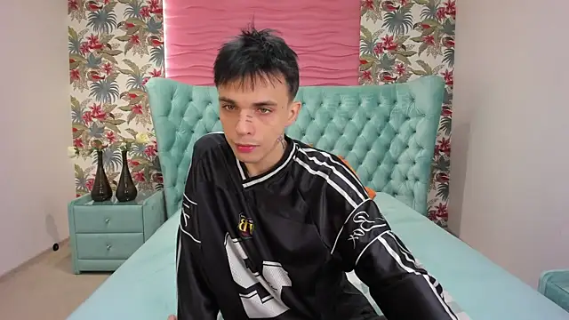 ClarkBev online show from 04/04/26, 07:06