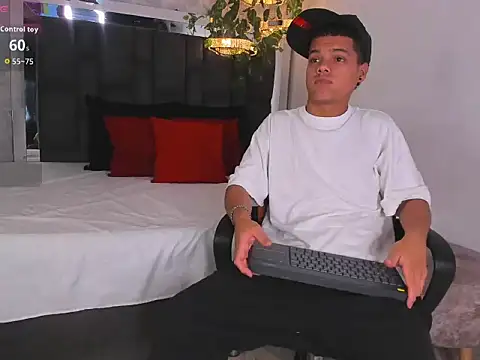 Snapshot of PATRIICKMILLER chatting on 02/24/26, 03:43 PATRIICKMILLER online show from 02/24/26, 03:43