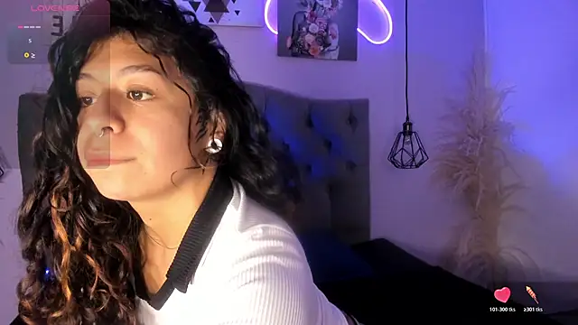 MilyFerrer online show from 06/19/26, 03:22