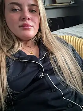 Snapshot of chanelbabyxx chatting on 02/21/26, 01:01 chanelbabyxx online show from 02/21/26, 01:01