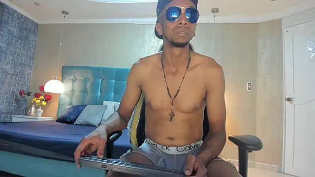 Snapshot of bray_1999 chatting on 02/28/26, 03:29 bray 1999 online show from 02/28/26, 03:29