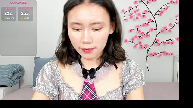 Snapshot of Kiraeko chatting on 06/18/26, 10:25 Kiraeko online show from 06/18/26, 10:25
