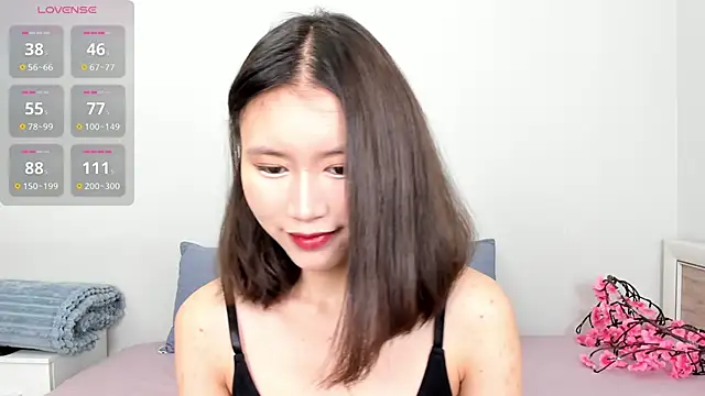 Snapshot of Kiraeko chatting on 06/26/26, 10:25 Kiraeko online show from 06/26/26, 10:25