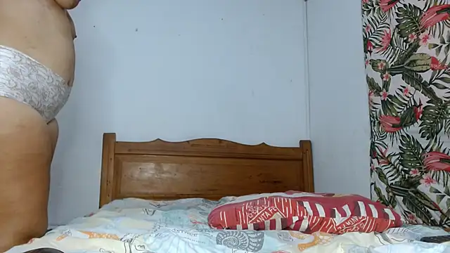 smallvioleta69 online show from 02/25/26, 06:17