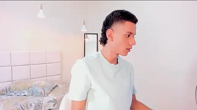 dominicjonnes online show from 04/14/26, 09:10