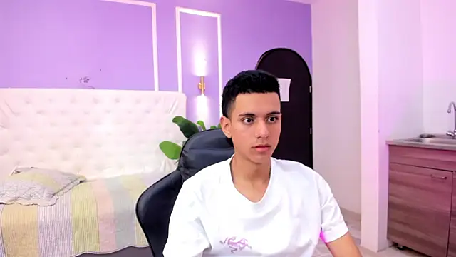 dominicjonnes online show from 04/20/26, 02:31