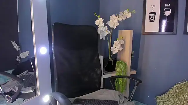 EmiilyRousee online show from 04/11/26, 03:22