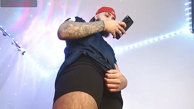 SantiagoHincapiie online show from 04/01/26, 06:58