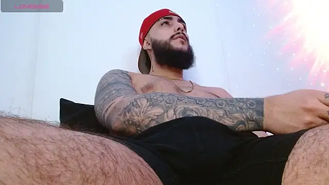 SantiagoHincapiie online show from 04/16/26, 12:33