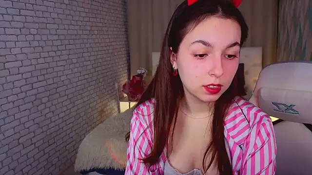 BellaThery online show from 03/18/26, 05:10