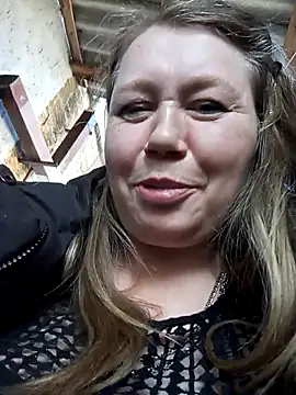 KiraStanton online show from 04/05/26, 12:13