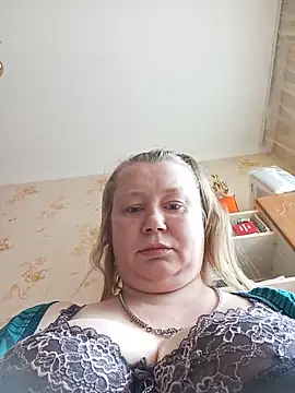 KiraStanton online show from 05/19/26, 12:33